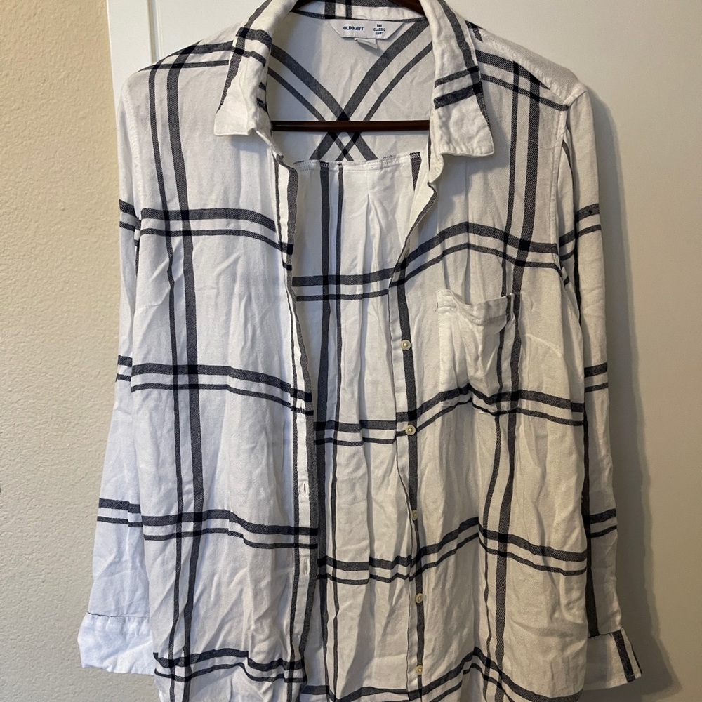 NWOT Old Navy white and black button down flannel